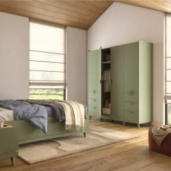 Pat + Dulap Scandi 4 usi, 6 sertare - verde estompat + stejar natur